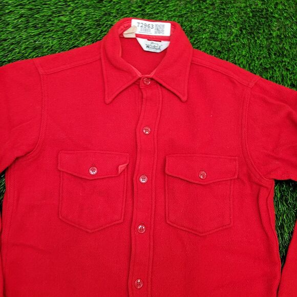 Vintage Woolrich Button Shirt S/M 19x29 Solid Red USA Heavyweight Wool 70s - Picture 2 of 12